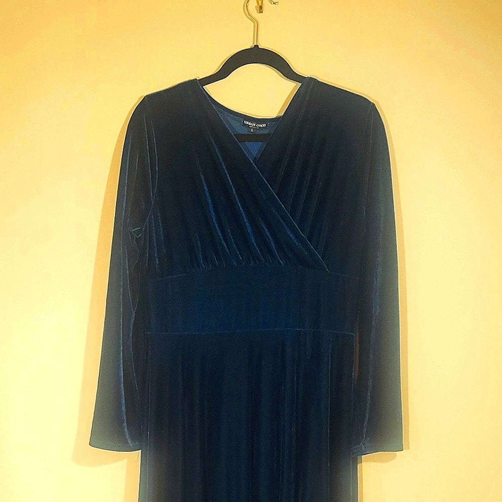 Long sleeve Velvety floor length dress